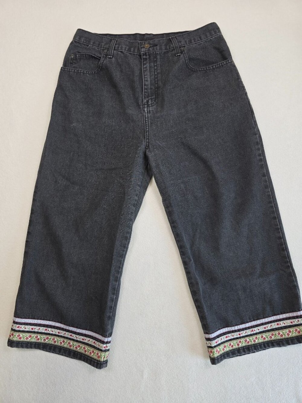 Vintage Bill Blass Jeans Womens Capri Pants Size 10 Black Embroidered Trim